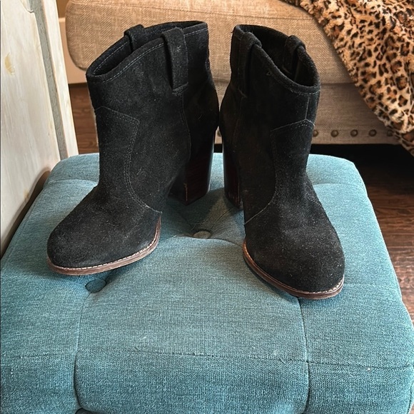 Splendid Shoes - Splendid Elegant Black Suede Ankle Boots concert date night western boho